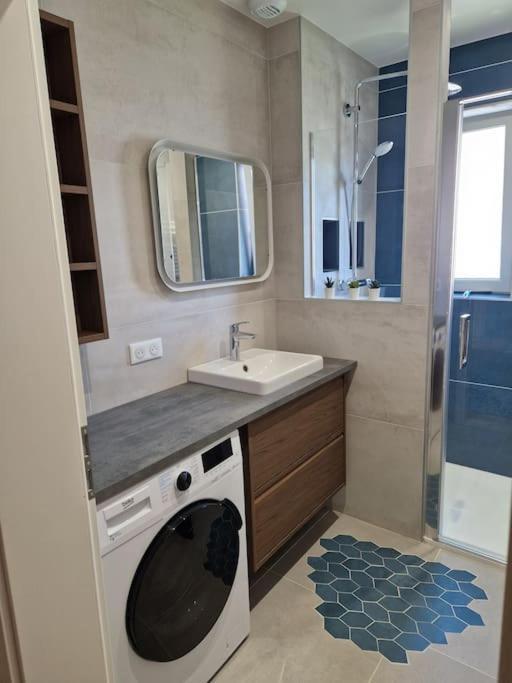 Appartement Cosy Neudorf Climatise Wifi 90M2 Strasbourg Exterior foto
