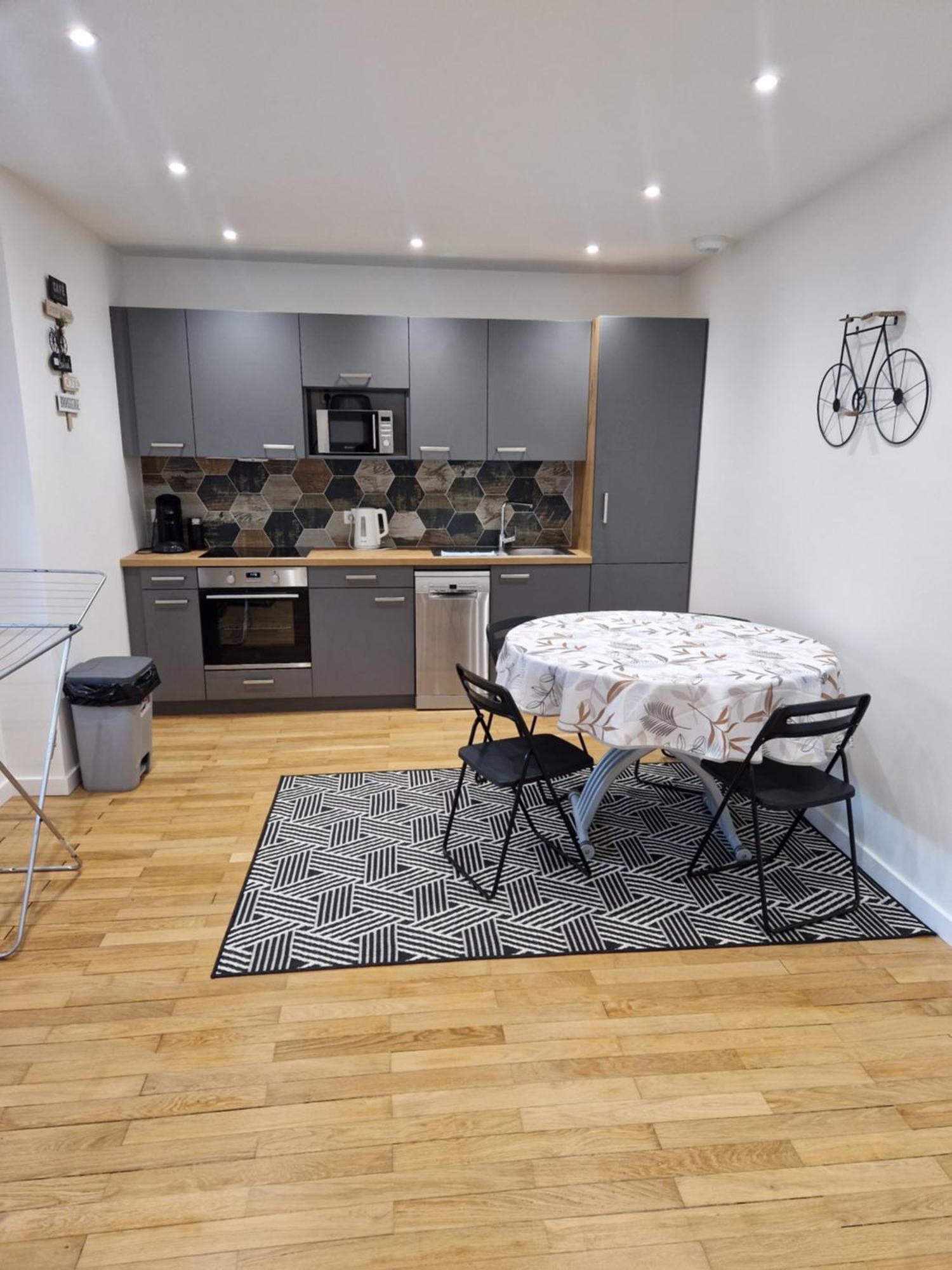 Appartement Cosy Neudorf Climatise Wifi 90M2 Strasbourg Exterior foto